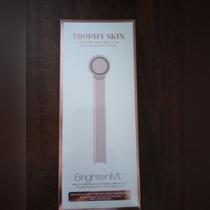 Trophy Skin Brighten MD Multi function eye, face and neck tool